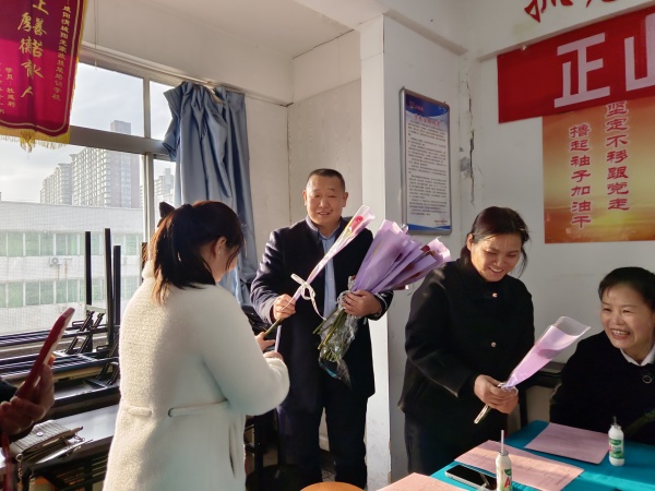 &#21326;&#20159;&#24179;&#21488;&#95;&#21326;&#20159;&#40;&#20013;&#22269;&#41;